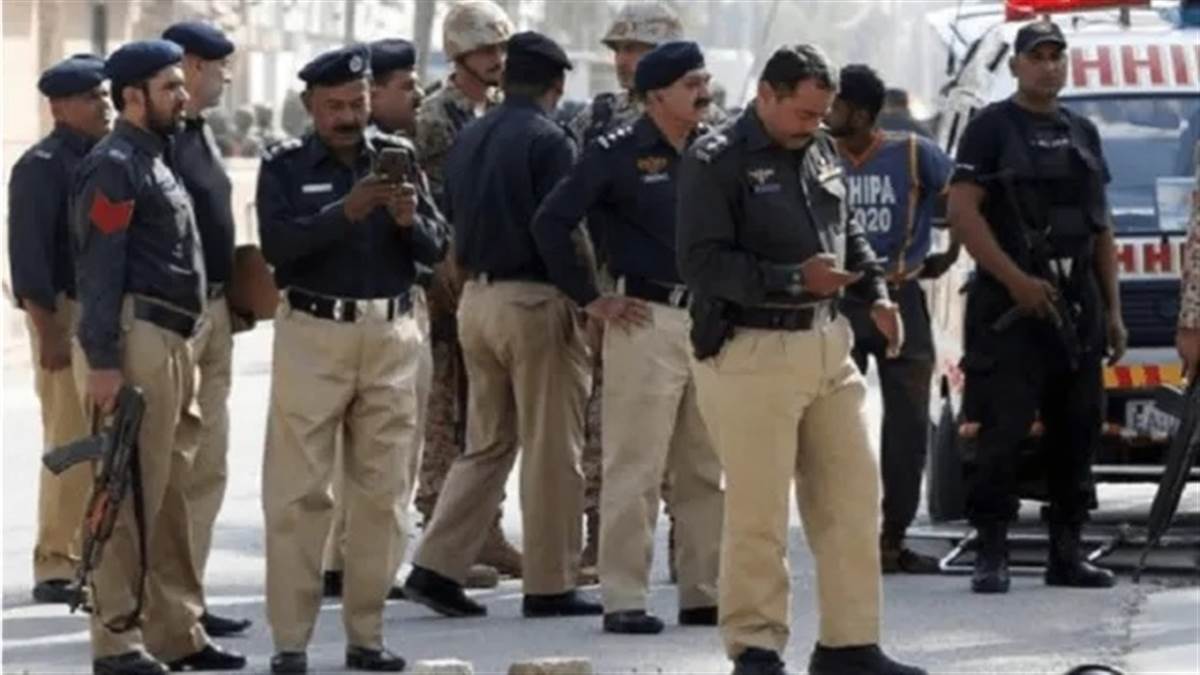 ਪਾਕਿਸਤਾਨ: ਅਫ਼ਗਾਨ ਸਰਹੱਦ ਨੇੜੇ ਬੰਦੂਕਧਾਰੀਆਂ ਨੇ ਪੰਜ ਪੁਲਿਸ ਮੁਲਾਜ਼ਮਾਂ ਦਾ ਕੀਤਾ ਕਤਲ, ਵਾਹਨ ਨੂੰ ਵੀ ਲਾਈ ਅੱਗ