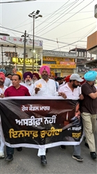 ਕਾਂਗਰਸ ਨੇ ਰੋਸ ਮਾਰਚ ਤੇ ਕੈਂਡਲ ਮਾਰਚ ਕੱਢਿਆ
