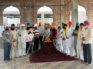 ਕਿਸਾਨ ਆਗੂਆਂ ਨੇ ਸ਼ਹੀਦਾਂ ਨੂੰ ਸ਼ਰਧਾਂਜਲੀ ਭੇਟ ਕੀਤੀ