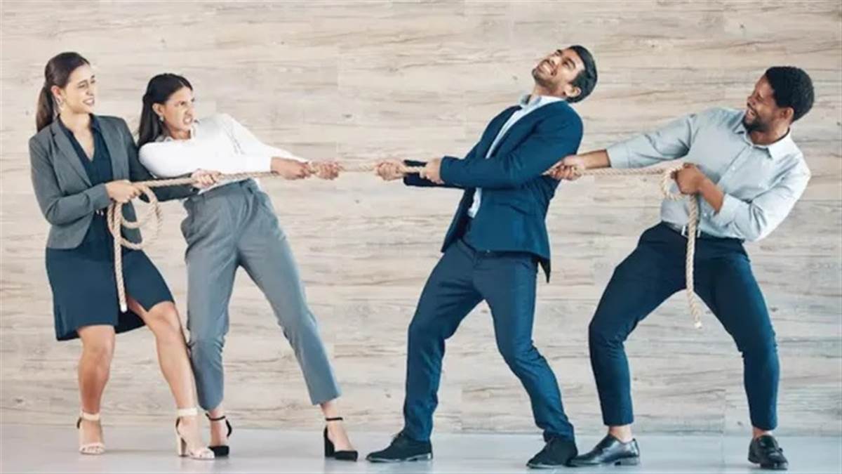 ਕਿਤੇ ਤੁਹਾਡਾ ਸਭ ਤੋਂ ਪੱਕਾ ਦੋਸਤ ਹੀ ਤਾਂ ਨਹੀਂ ਬਣ ਗਿਆ ਤੁਹਾਡਾ ਵਿਰੋਧੀ? ਪਛਾਣੋ ਇਹ ਸੰਕੇਤ ਤੇ ਇੰਝ ਸੰਭਾਲੋ ਰਿਸ਼ਤਾ