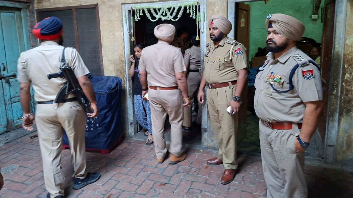 ਨਸ਼ਿਆਂ ਦੀ ਰੋਕਥਾਮ ਲਈ ਪੁਲਿਸ ਨੇ ਚਲਾਈ ਤਲਾਸ਼ੀ ਮੁਹਿੰਮ