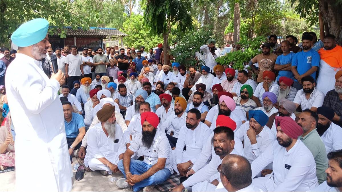 ਪੁਲਿਸ ਦੀ ਧੱਕੇਸ਼ਾਹੀ ਵਿਰੁੱਧ ਵਿਧਾਇਕ ਰਾਣਾ ਨੇ ਦਿੱਤਾ ਧਰਨਾ