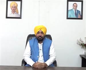 CM ਮਾਨ ਦੀ ਵਿਵਾਦਤ ਵੀਡੀਓ 'ਤੇ ਘਮਸਾਨ ਜਾਰੀ, ਕਾਂਗਰਸ-ਭਾਜਪਾ ਵੱਲੋਂ ਅਸਤੀਫ਼ੇ ਦੀ ਮੰਗ 'ਤੇ ਆਇਆ ਮੁੱਖ ਮੰਤਰੀ ਦਾ ਰਿਐਕਸ਼ਨ