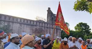 ਵਿਸ਼ਾਲ ਭਗਵਤੀ ਜਗਰਾਤੇ ਦੇ ਸਬੰਧ ’ਚ ਕੱਢੀ ਅਲੌਕਿਕ ਸ਼ੋਭਾ ਯਾਤਰਾ