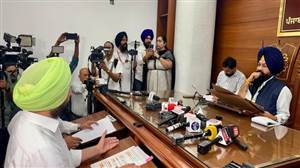 ਕੇਂਦਰੀ ਰਾਜ ਮੰਤਰੀ ਰਵਨੀਤ ਬਿੱਟੂ SC ਕਮਿਸ਼ਨ ਦੇ ਸਨਮੁੱਖ ਹੋਏ ਪੇਸ਼, ਰੱਖਿਆ ਆਪਣਾ ਪੱਖ, ਕਮਿਸ਼ਨ ਨੇ ਸੁਣਾਈ ਸਜ਼ਾ