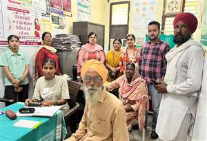 ਅੱਖਾਂ ਦੀ ਜਾਂਚ ਅਤੇ ਮੁਫ਼ਤ ਐਨਕਾਂ ਵੰਡਣ ਲਈ ਕੈਂਪ ਲਾਇਆ