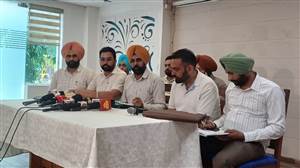 ਪੰਜਾਬ ਰੋਡਵੇਜ਼ ਕਰਮਚਾਰੀਆਂ ਦਾ ਵੱਡਾ ਐਲਾਨ: 3 ਤੋਂ 5 ਅਗਸਤ ਤੱਕ ਸੂਬੇ 'ਚ ਰਹੇਗਾ ਚੱਕਾ ਜਾਮ, ਮੁੱਖ ਮੰਤਰੀ ਦੀ ਰਿਹਾਇਸ਼ ਅੱਗੇ ਭੁੱਖ ਹੜਤਾਲ ਦੀ ਚਿਤਾਵਨੀ