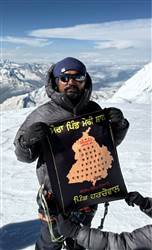 ਸੂਬੇਦਾਰ ਸੰਦੀਪ ਸਿੰਘ ਨੇ ਰਚਿਆ ਇਤਿਹਾਸ, 7077 ਮੀਟਰ ਉੱਚੀ ਮਾਊਂਟ ਕੁਨ ਚੋਟੀ ’ਤੇ ਲਹਿਰਾਇਆ ਹਰਚੋਵਾਲ ਦਾ ਪਰਚਮ
