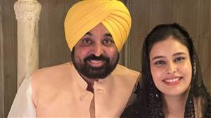 CM ਦੀ ਪਤਨੀ ਵੱਲੋਂ ਭੇੇਜੇ ਲੀਗਲ ਨੋਟਿਸ ਦੀ ਕਾਪੀ ਆਈ ਸਾਹਮਣੇ, 5 ਕਰੋੜ ਰਿਸ਼ਵਤ ਮੰਗਣ ਦੇ ਦੋਸ਼ਾਂ ਨੂੰ ਦੱਸਿਆ ਬੇਬੁਨਿਆਦ