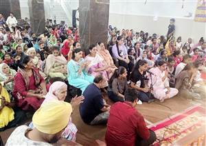 ਲਾਲ ਦੁਆਰਾ ਮੰਦਰ ’ਚ ਪੁੱਤਰਦਾ ਇਕਾਦਸ਼ੀ ਮੌਕੇ ਸੰਕੀਰਤਨ ਕਰਵਾਇਆ