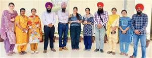 ਵਿਦਿਆਰਥਣਾਂ ਨੇ ਜ਼ਿਲ੍ਹੇ ’ਚੋਂ ਮਾਰੀਆਂ ਮੱਲਾਂ