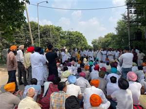 ਨਸ਼ਿਆਂ ਤੇ ਸਰਕਾਰ ਦੀ ਮਾੜੀ ਕਾਰਗੁਜ਼ਾਰੀ ਵਿਰੁੱਧ SSP ਦਫ਼ਤਰ ਦੇ ਬਾਹਰ ਕਾਂਗਰਸ ਨੇ ਦਿੱਤਾ ਧਰਨਾ