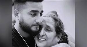 ਮਾਂ ਦੀ ਕਬਰ 'ਤੇ ਲੇਟ ਕੇ ਭੁੱਬਾ ਮਾਰ ਰੋਇਆ ਗਾਇਕ ਖ਼ਾਨ ਸਾਬ੍ਹ, ਕਿਹਾ- 'ਦੇਖ ਮੈਂ ਬਾਲੀਵੁੱਡ ਜਾ ਕੇ ਆਇਆ...', ਆਖ਼ਰੀ ਇੱਛਾ ਪੂਰੀ ਨਾ ਹੋਣ ਦਾ ਰਿਹਾ ਵੱਡਾ ਮਲਾਲ