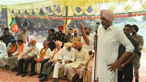 ‘ਨਸ਼ਾ ਮੁਕਤ ਪੰਜਾਬ ਯਾਤਰਾ’ ਦੌਰਾਨ ਮਨਪ੍ਰੀਤ ਬਾਦਲ ਦਾ ਵੱਡਾ ਬਿਆਨ, ਕਿਹਾ— 'ਨਸ਼ਾ ਖ਼ਤਮ ਕਰਨ ਲਈ ਭਾਜਪਾ ਕੋਲ ਹੈ ਠੋਸ ਰਣਨੀਤੀ'