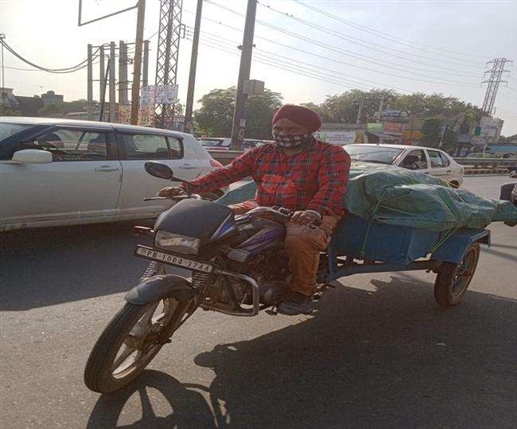 High security number plate on the line made by cutting the motorcycle in Ludhiana, know the whole case | ਲੁਧਿਆਣਾ 'ਚ ਮੋਟਰਸਾਈਕਲ ਕੱਟ ਕੇ ਬਣਾਏ ਰੇਹੜੇ 'ਤੇ ਲਗਾ 'ਤੀ ਹਾਈ ਸਕਿਓਰਿਟੀ ਨੰਬਰ ਪਲੇਟ