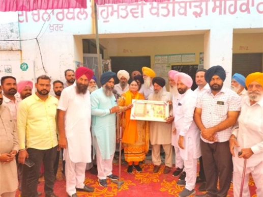 ਕਰਜ਼ਾ ਰਾਹਤ ਤਹਿਤ ਮਨਦੀਪ ਨਾਗਰਾ ਨੇ ਸੌਂਪੇ ਚੈੱਕ