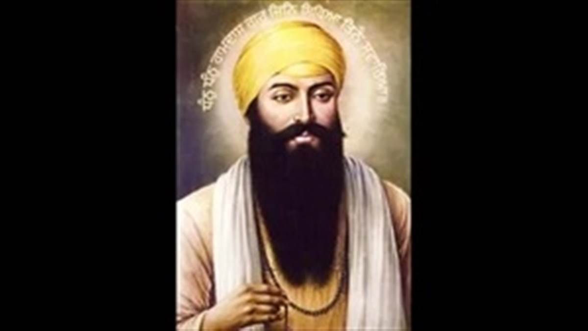 ਬੈਠਾ ਸੋਢੀ ਪਾਤਿਸਾਹੁ ਰਾਮਦਾਸੁ ਸਤਿਗੁਰ ਕਹਾਵੇ