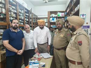 ਯੁੱਧ ਨਸ਼ਿਆਂ ਵਿਰੁੱਧ ਮੁਹਿੰਮ ਤਹਿਤ ਮੈਡੀਕਲ ਸਟੋਰਾਂ ਦੀ ਜਾਂਚ