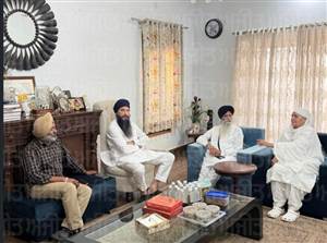 SGPC ਪ੍ਰਧਾਨ ਹਰਜਿੰਦਰ ਸਿੰਘ ਧਾਮੀ ਪਹੁੰਚੇ ਬੇਗੋਵਾਲ, ਬੀਬੀ ਜਗੀਰ ਕੌਰ ਦੇ ਕੁੜਮ ਸੂਬੇਦਾਰ ਜਗਜੀਤ ਸਿੰਘ ਦੇ ਅਕਾਲ ਚਲਾਣੇ 'ਤੇ ਜਤਾਇਆ ਦੁੱਖ