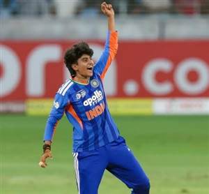 IND W vs ZIM W : ਸ਼੍ਰੀ ਚਰਨੀ ਦੀਆਂ 4 ਵਿਕਟਾਂ ਦੀ ਬਦੌਲਤ ਭਾਰਤ ਨੇ ਜ਼ਿੰਬਾਬਵੇ ਨੂੰ 197 ਦੌੜਾਂ ’ਤੇ ਕੀਤਾ ਸਸਤੇ 'ਚ ਢੇਰ