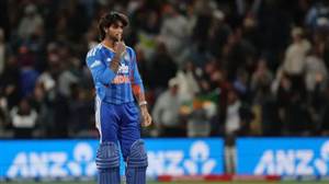 IND Vs NZ : ਪੰਜ ਵਿਕਟਾਂ ਡਿੱਗਣ ਤੋਂ ਬਾਅਦ ਤਿਲਕ ਵਰਮਾ ਨੇ ਕਿਵੇਂ ਪਲਟੀ ਹਾਰੀ ਹੋਈ ਬਾਜ਼ੀ, ਮੈਚ ਤੋਂ ਬਾਅਦ ਖੋਲ੍ਹਿਆ ਰਾਜ਼; ਇਨ੍ਹਾਂ ਦਿੱਗਜ਼ਾਂ ਨੂੰ ਦਿੱਤਾ ਕ੍ਰੈਡਿਟ