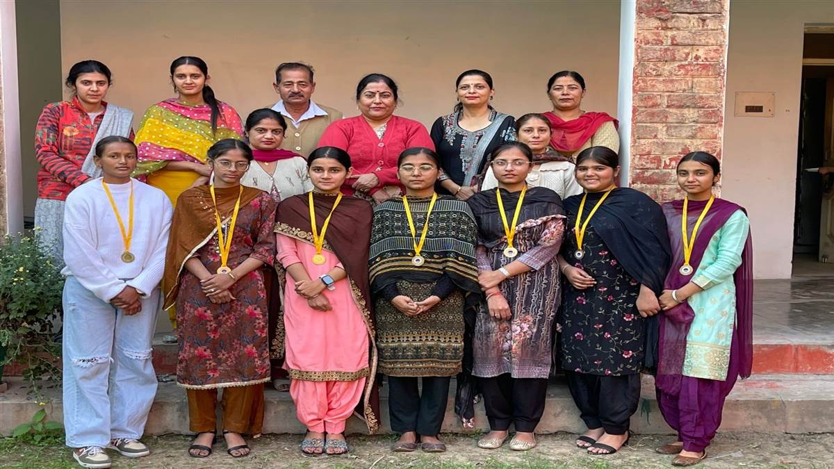 ਡੀਏਵੀ ਕਾਲਜ ’ਚ ਇੰਟਰਪ੍ਰੀਨਿਉਰ ਕਾਰਨੀਵਲ ਕਰਵਾਇਆ