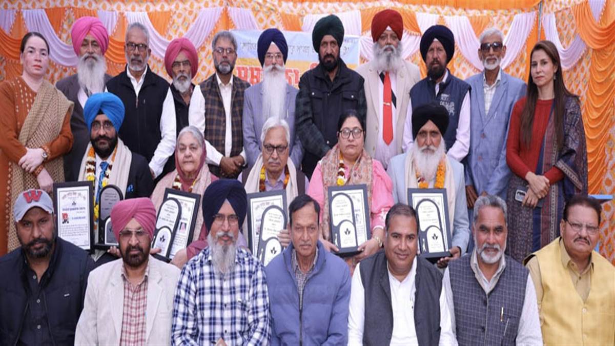 ਨਵਜੋਤ ਸਾਹਿਤ ਸੰਸਥਾ ਔੜ ਦਾ 44 ਵਾਂ 'ਸਥਾਪਨਾ ਸਮਾਗਮ' ਮਨਾਇਆ