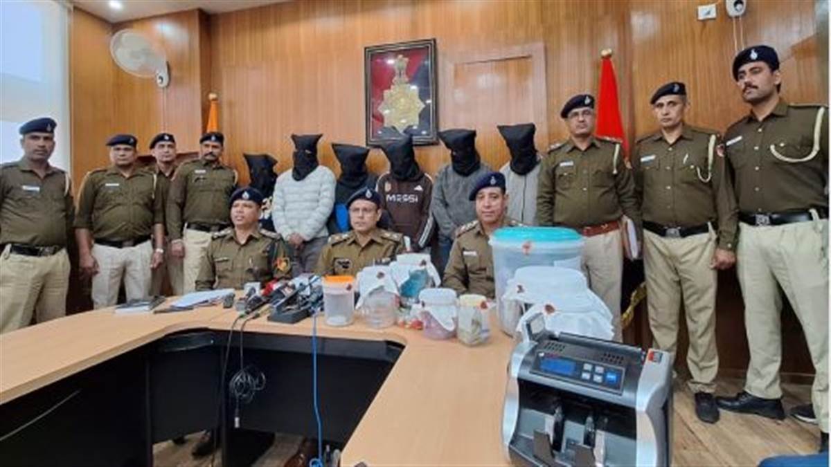 Punjab News : ਦੋ ਅੰਤਰਰਾਜੀ ਡਰੱਗ ਰੈਕੇਟ ਗਿਰੋਹ ਦੇ 12 ਮੈਂਬਰ ਗ੍ਰਿਫ਼ਤਾਰ,ਵੱਡੀ ਮਾਤਰਾ 'ਚ ਨਸ਼ੀਲੇ ਪਦਾਰਥ ਤੇ ਨਕਦੀ ਬਰਾਮਦ