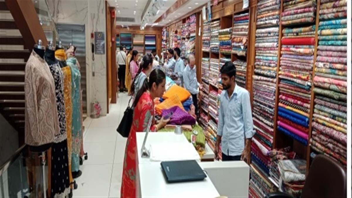 ਕੱਪੜਾ ਉਦਯੋਗ ’ਚ ਤਿੰਨ ਦਹਾਕਿਆਂ ਦੀ ਸਫ਼ਲਤਾ ਦੀ ਗਾਥਾ