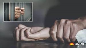 ਵਿਦਿਆਰਥਣ ਨਾਲ ਜਬਰ-ਜਨਾਬ ਕਰਨ ਵਾਲੇ ਅਧਿਆਪਕ ਨੂੰ ਤਾਉਮਰ ਕੈਦ, ਸਕੂਲ ਤੇ ਰਿਹਾਇਸ਼ ’ਤੇ ਕੀਤਾ ਸੀ ਗੰਦਾ ਕੰਮ, ਬਰਖ਼ਾਸਤ