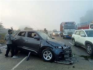 ਜਲੰਧਰ : ਨੈਸ਼ਨਲ ਹਾਈਵੇ 'ਤੇ ਵਾਪਰਿਆ ਭਿਆਨਕ ਹਾਦਸਾ, ਉੱਡੇ ਗੱਡੀ ਦੀ ਪਰਖੱਚੇ; 5 ਲੋਕ ਜ਼ਖ਼ਮੀ