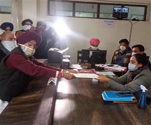 Punjab Assembly Election 2022 : ਪੰਜਾਬ 'ਚ ਨਾਮਜ਼ਦਗੀਆਂ ਸ਼ੁਰੂ, ਕਈ ਉਮੀਦਵਾਰਾਂ ਨੇ ਦਾਖ਼ਲ ਕੀਤੇ ਪਰਚੇ