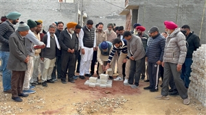 ਮੇਅਰ ਵੱਲੋਂ ਇੰਟਰਲਾਕਿੰਗ ਟਾਇਲਾਂ ਦੇ ਕੰਮ ਦਾ ਉਦਘਾਟਨ