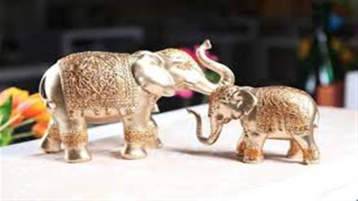 Vastu Tips: ਘਰ ਦੀ ਇਸ ਦਿਸ਼ਾ ਵਿੱਚ ਰੱਖੋ ਹਾਥੀ ਦੀ ਮੂਰਤੀ, ਅੰਨ-ਧਨ ਨਾਲ ਭਰੇ ਰਹਿਣਗੇ ਭੰਡਾਰ, ਪੜ੍ਹੋ ਵਾਸਤੂ ਨਿਯਮ