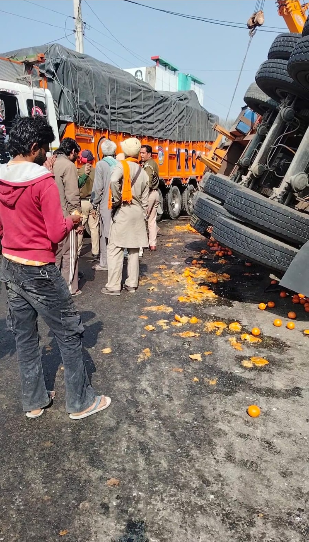 ਤਿੰਨ ਵਾਹਨਾਂ ਦੀ ਭਿਆਨਕ ਟੱਕਰ ’ਚ ਇੱਕ ਦੀ ਮੌਤ, ਦੋ ਜ਼ਖਮੀ