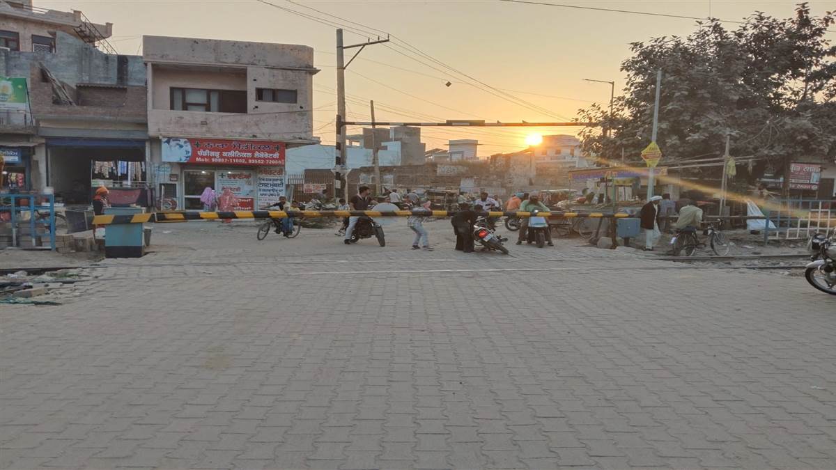 ਅਬੋਹਰ ਦੇ ਤਿੰਨ ਤੇ ਕੋਟਕਪੂਰਾ ਦੇ ਇੱਕ ਰੇਲਵੇ ਫਾਟਕ ਨੂੰ ਐਪ ਨਾਲ ਜੋੜਿਆ