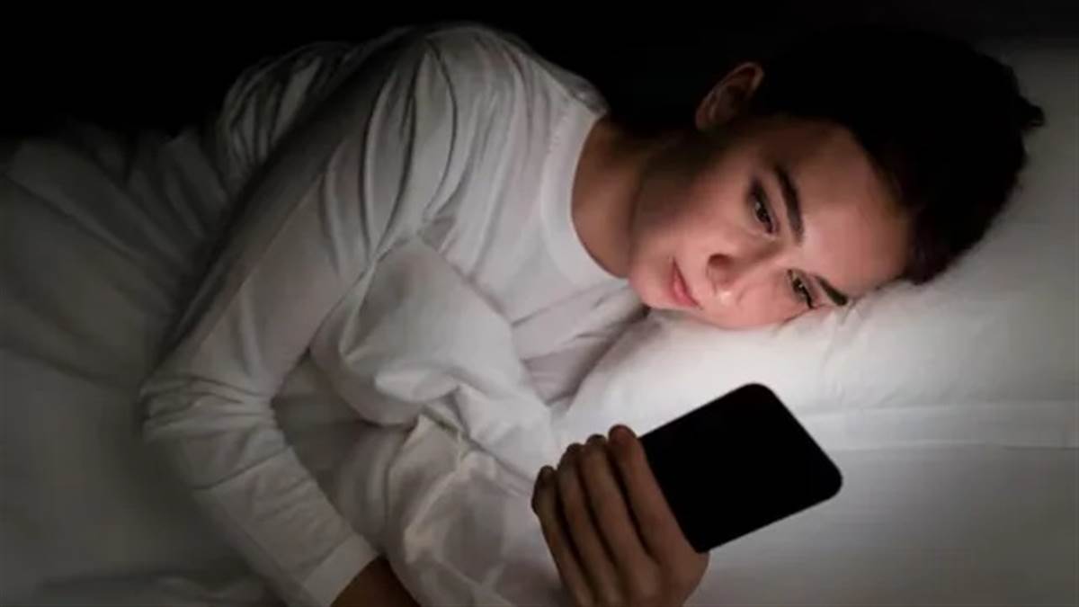 ਦਿਨ ਭਰ ਦੀ ਥਕਾਵਟ ਦੇ ਬਾਵਜੂਦ ਨਹੀਂ ਆਉਂਦੀ ਚੰਗੀ ਨੀਂਦ? ਜਾਣੋ 'ਡਿਜੀਟਲ ਸਨਸੈੱਟ' ਕਿਵੇਂ ਦੂਰ ਕਰੇਗਾ ਇਹ ਪਰੇਸ਼ਾਨੀ