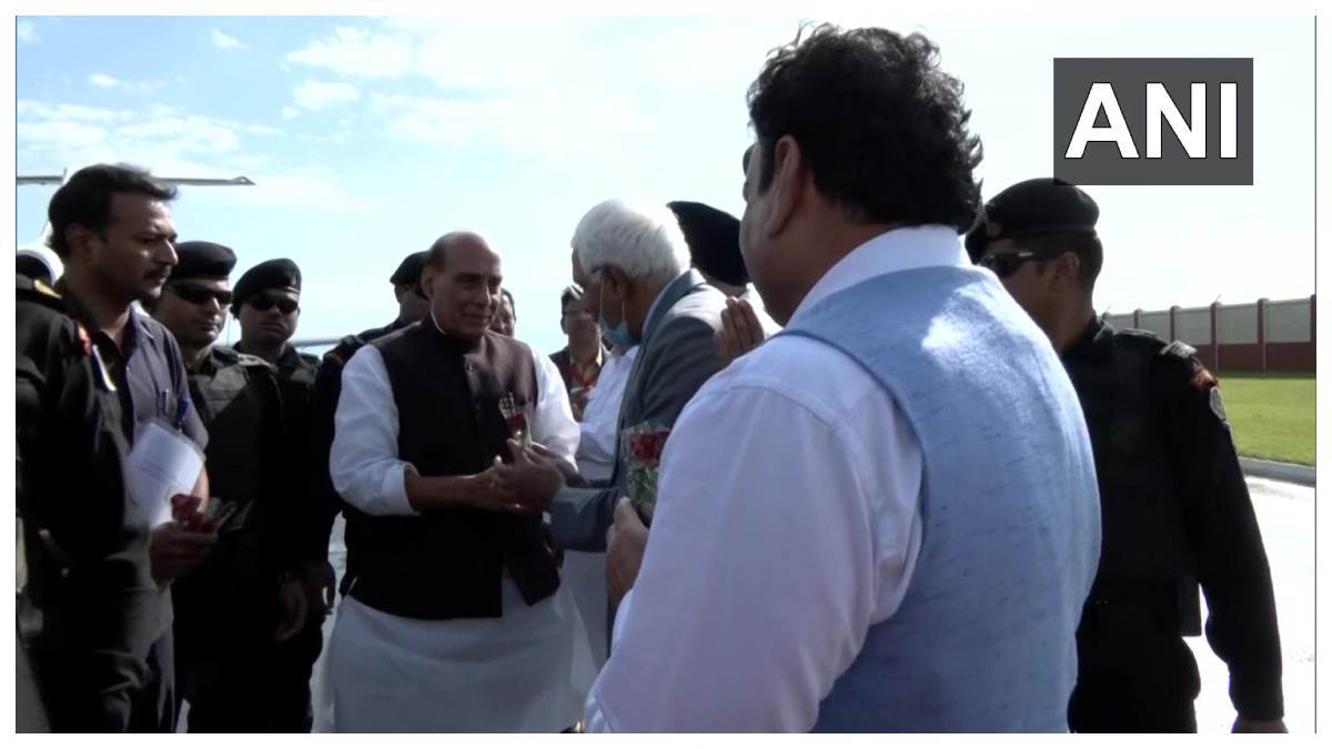 Rajnath Singh reached Amritsar airport Defense Minister will go to Radha Soami Satsang Beas | ਅੰਮ੍ਰਿਤਸਰ ਏਅਰਪੋਰਟ ਪਹੁੰਚੇ ਰਾਜਨਾਥ ਸਿੰਘ, ਰਾਧਾ ਸੁਆਮੀ ਸਤਿਸੰਗ ਬਿਆਸ ਜਾਣਗੇ ਰੱਖਿਆ ਮੰਤਰੀ