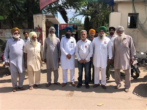 ਚੋਰੀ ਦੀਆਂ ਵਾਰਦਾਤਾਂ ਵਿਰੁੱਧ ਪੁਲਿਸ ਅਧਿਕਾਰੀਆਂ ਨੂੰ ਮਿਲੇ ਕਿਸਾਨ