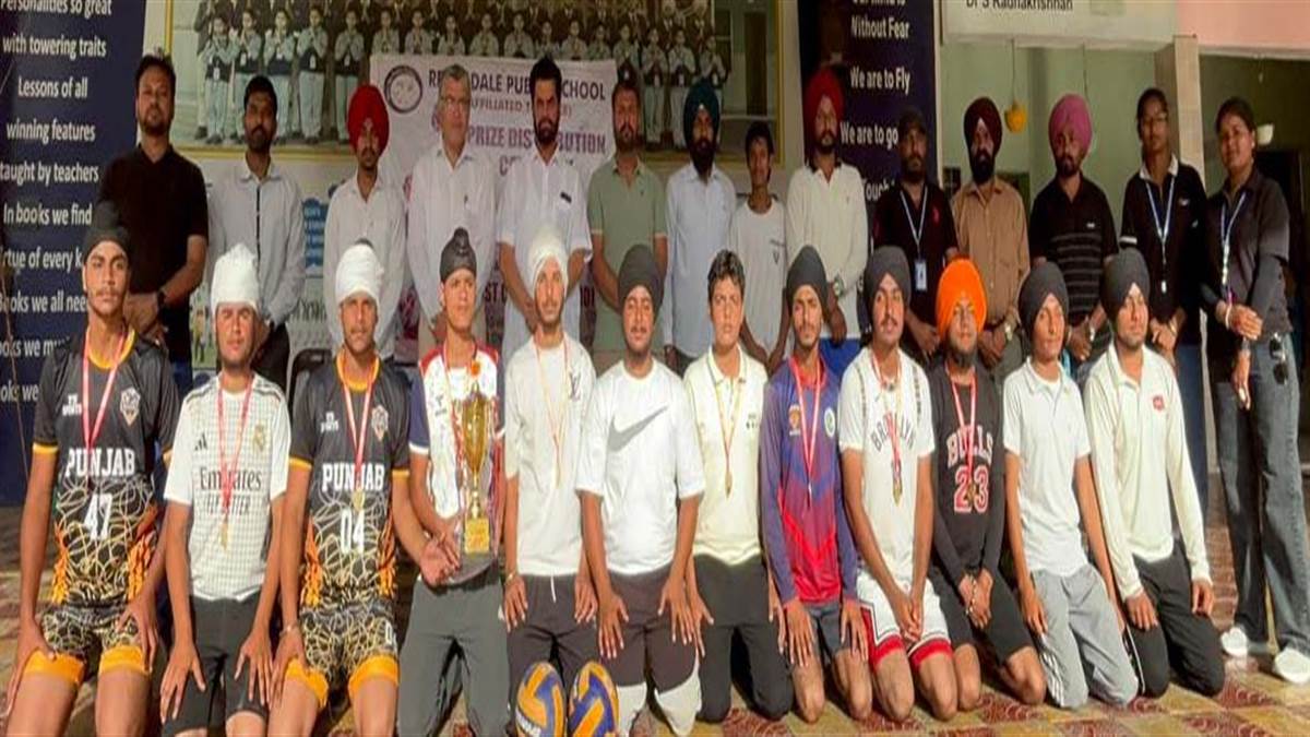ਵਾਲੀਬਾਲ ਟੂਰਨਾਮੈਂਟ ’ਚ ਰੈਵਲ ਡੇਲ ਪਬਲਿਕ ਸਕੂਲ ਦਾ ਦਬਦਬਾ