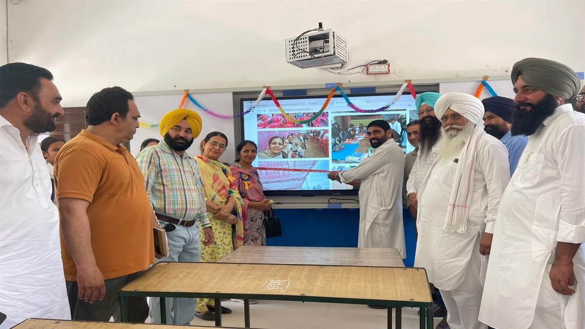 ਵਿਧਾਇਕ ਕਟਾਰੀਆ ਵੱਲੋਂ ਨਵੀਂ ਕੰਪਿਊਟਰ ਲੈਬ, ਆਧੁਨਿਕ ਕਲਾਸ ਰੂਮ ਦਾ ਉਦਘਾਟਨ
