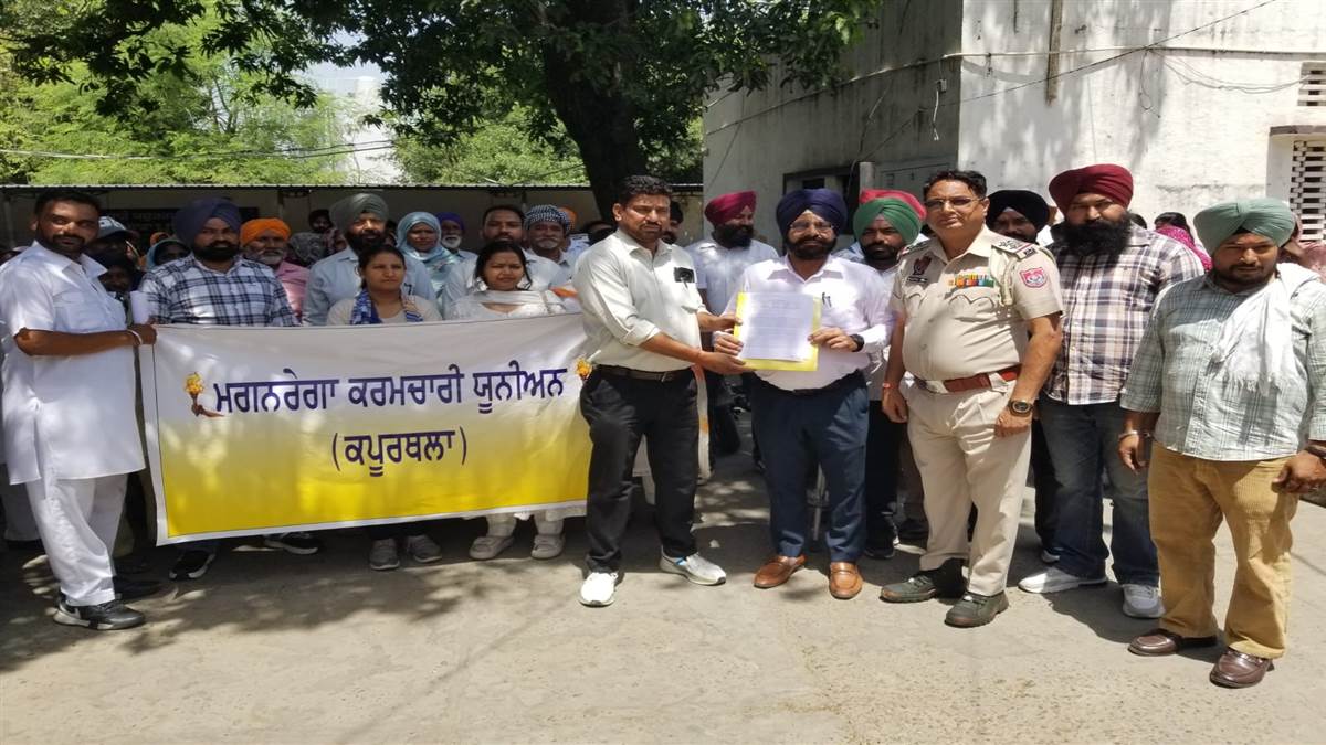 ਮੰਗਾਂ ਸਬੰਧੀ ਬੀਡੀਪੀਓ ਤੇ ਐੱਸਐੱਚਓ ਸਦਰ ਨੂੰ ਸੌਂਪਿਆ ਮੰਗ ਪੱਤਰ