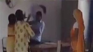 Headmaster of government school beat up female teacher shiksha mitra with slipper lakhimpur kheri |