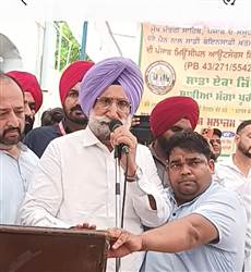ਚਰਨਜੀਤ ਚੰਨੀ ਤੇ ਬਾਜਵਾ ਸਫ਼ਾਈ ਕਰਮਚਾਰੀਆਂ ਦੇ ਧਰਨੇ ’ਚ ਹੋਏ ਸ਼ਾਮਲ