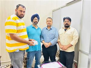 ਸਿਵਲ ਹਸਪਤਾਲ ਦੇ ਡਾਕਟਰਾਂ ਨੇ ਦਿਖਾਈ ਇਮਾਨਦਾਰੀ ਦੀ ਮਿਸਾਲ