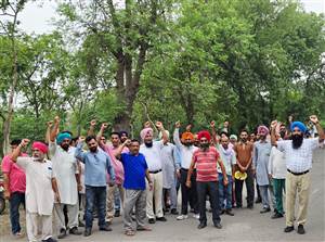 ਪਾਵਰਕਾਮ ਮੁਲਾਜ਼ਮਾਂ ਦੀ ਹੜਤਾਲ ਜਾਰੀ, ਬਿਜਲੀ ਸੇਵਾਵਾਂ ਪ੍ਰਭਾਵਿਤ, ਲੋਕਾਂ ਦੀ ਖੱਜਲ-ਖੁਆਰੀ ਵਧੀ