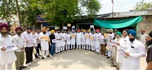 ਨੀਟ ਪੇਪਰ ਲੀਕ ਅਤੇ ਵਿਦਿਆਰਥੀਆਂ ਨਾਲ ਕਥਿਤ ਕੁੱਟਮਾਰ ਖ਼ਿਲਾਫ਼ ਫਿਰੋਜ਼ਪੁਰ ’ਚ ‘ਆਪ’ ਦਾ ਰੋਸ ਮਾਰਚ