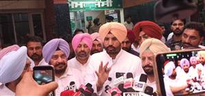 Barnala Lathicharge : ‘ਧਰਮਿੰਦਰ ਪ੍ਰਧਾਨ ਦਾ ਅਸਤੀਫ਼ਾ ਨੌਜਵਾਨਾਂ ਦੀ ਜਿੱਤ’, ਰਾਜਾ ਵੜਿੰਗ ਨੇ ਬਰਨਾਲਾ 'ਚ NEET ਤੇ CBSE ਪੇਪਰ ਲੀਕ ਖ਼ਿਲਾਫ਼ ਮੋਮਬੱਤੀ ਮਾਰਚ ਦੀ ਕੀਤੀ ਅਗਵਾਈ