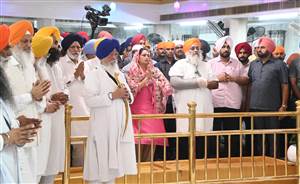 ਤਖ਼ਤ ਸ੍ਰੀ ਦਮਦਮਾ ਸਾਹਿਬ ਵਿਖੇ ਸੁਖਬੀਰ ਨੇ ਮੱਥਾ ਟੇਕਿਆ