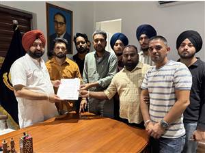 ਟੈਕਨੀਕਲ ਅਸਿਸਟੈਂਟ ਯੂਨੀਅਨ ਨੇ ਹਰਦੀਪ ਮੁੰਡੀਆਂ ਨੂੰ ਸੌਂਪਿਆ ਮੰਗ ਪੱਤਰ